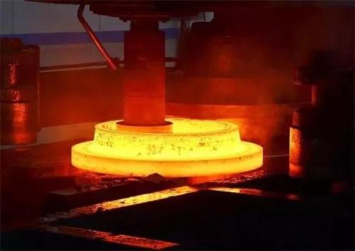 在鍛件淬火冷卻的過(guò)程中，會(huì)有哪些問(wèn)題出現(xiàn)？